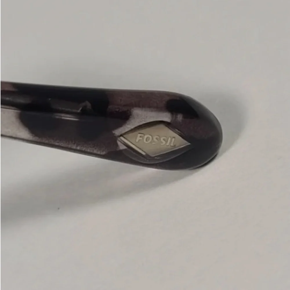 Fossil Women's Grey and Silver Sunglasses - Picture 9 of 9